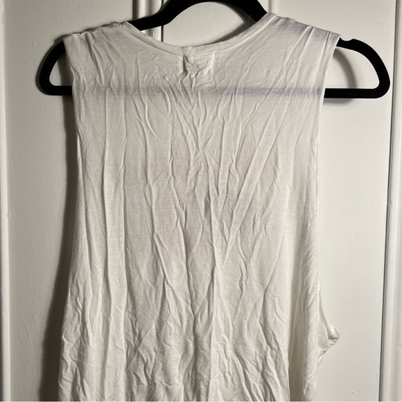 Muscle tank - Picture 2 of 2